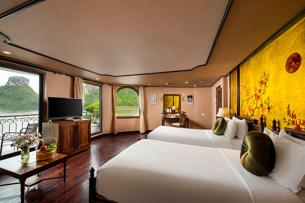 Relax in elegant sea view suites